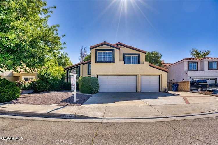 43954 Blue Sky Ct, Lancaster, CA 93536