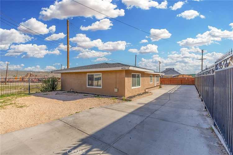 409 N 3rd Avenue, Barstow, CA 92311