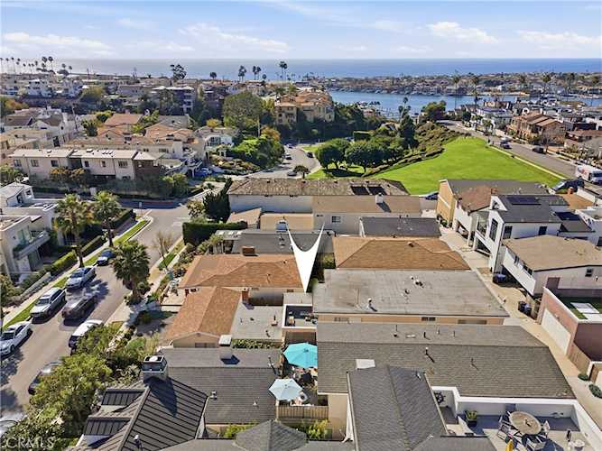 429 Carnation Ave, Corona Del Mar, CA 92625