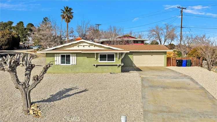 15846 Inyo, Victorville, CA 92395