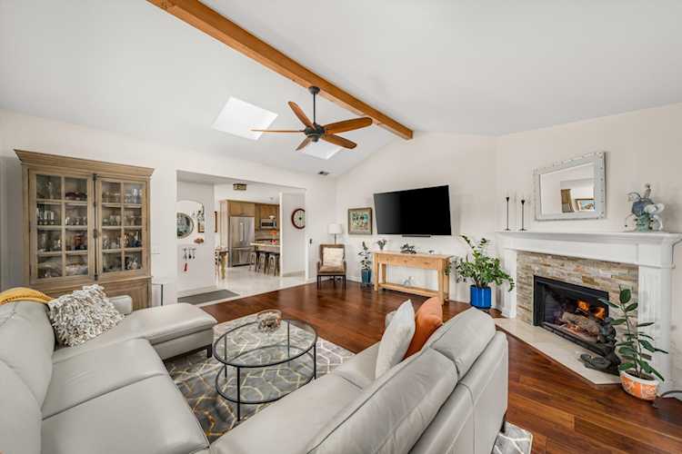 521 E Anapamu #C8, Santa Barbara, CA 93103