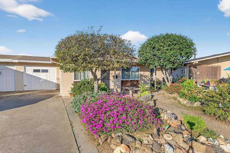 8 Carita Ct, Watsonville, CA 95076