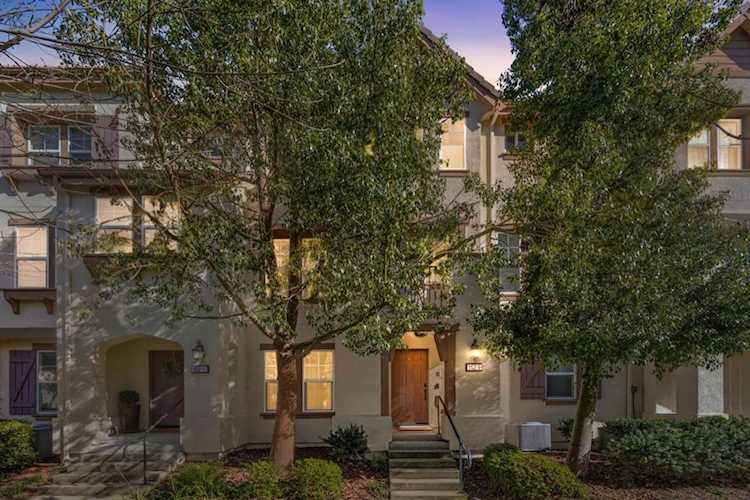 152 Heligan Ln #6, Livermore, CA 94551