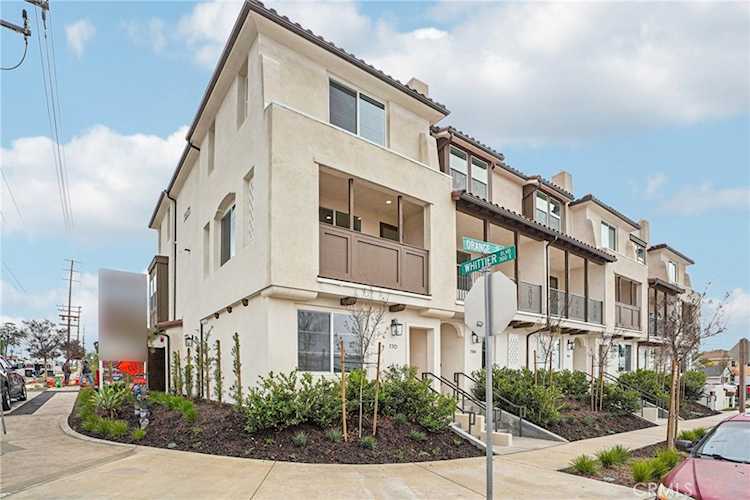 322 E William Way, La Habra, CA 90631