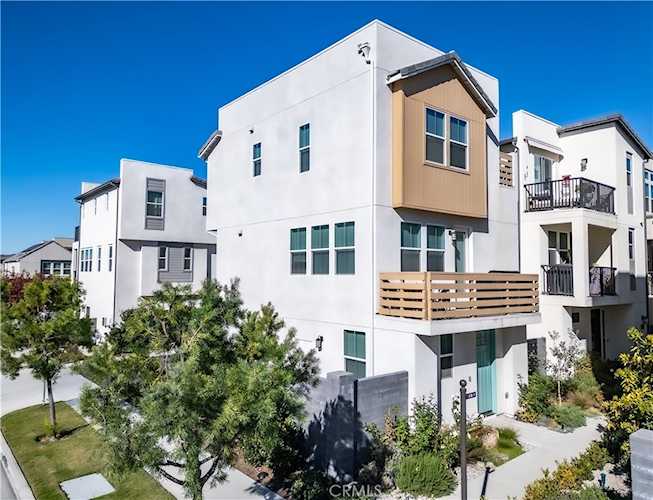 36 Crown Point Dr, Rancho Mission Viejo, CA 92694