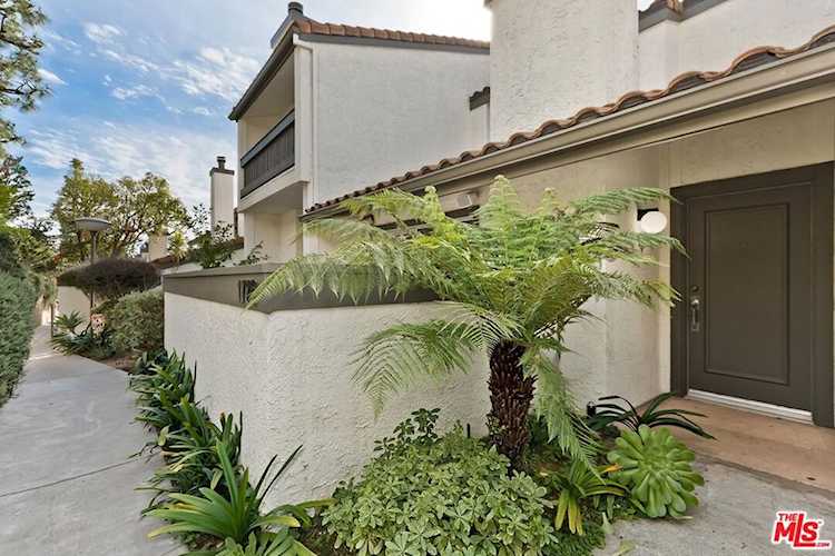1726 Palisades Dr, Pacific Palisades, CA 90272
