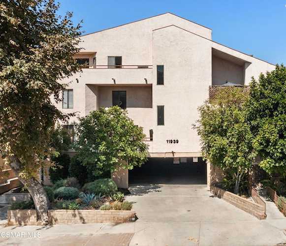 11939 Weddington St #313, Valley Village, CA 91607