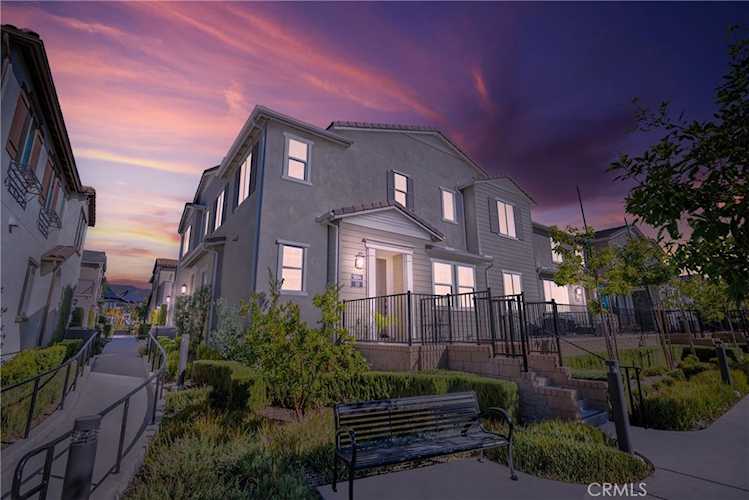5604 Altamura Way #10, Fontana, CA 92336