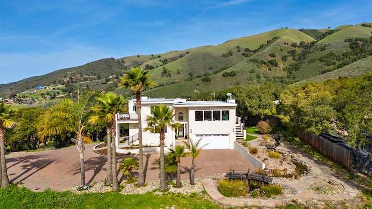 320 El Caminito Rd, Carmel Valley, CA 93924