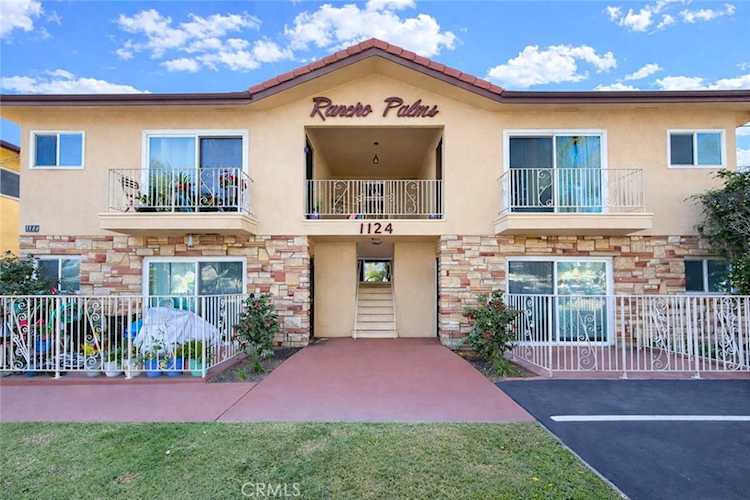 1124 W Huntington Dr #2, Arcadia, CA 91007