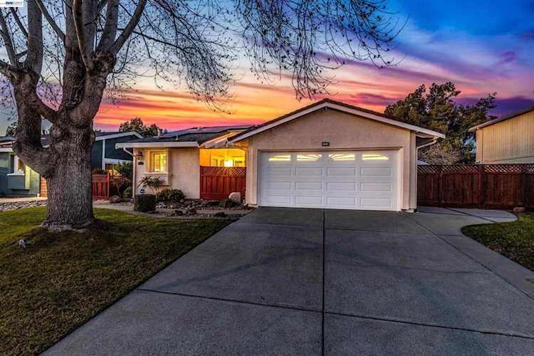 174 174 Tamalpais Ave, Livermore, CA 94551