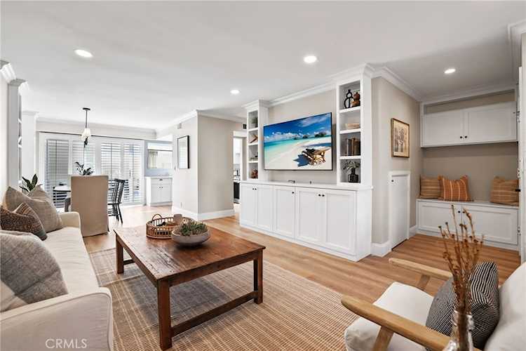 2209 Vista Huerta, Newport Beach, CA 92660