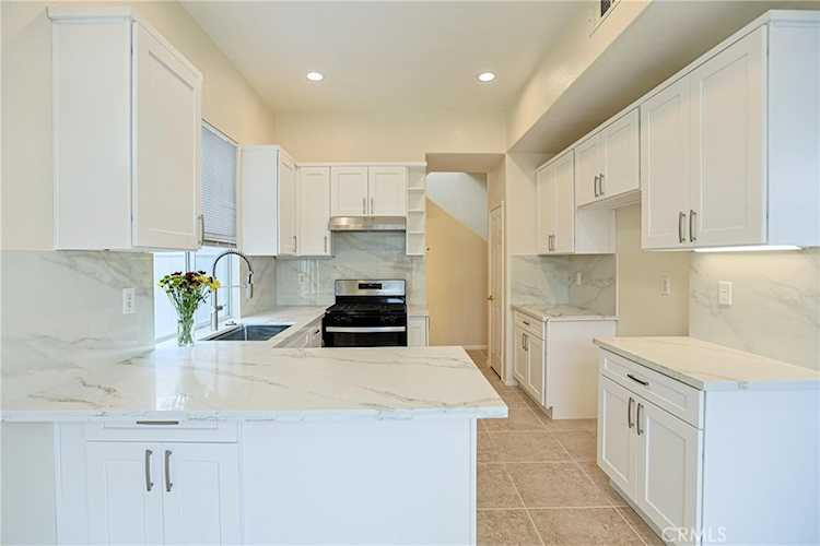 2062 W Blue Violet Ct, Anaheim, CA 92801