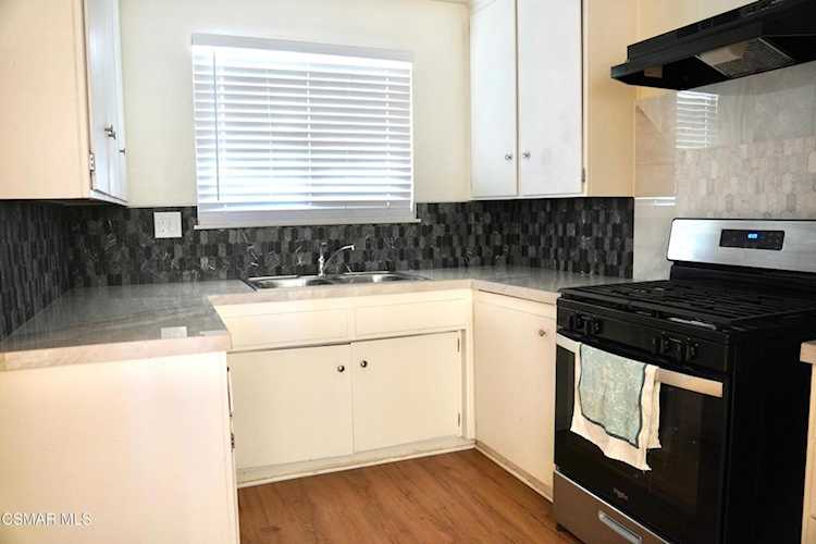 546 E Nugent St, Lancaster, CA 93535