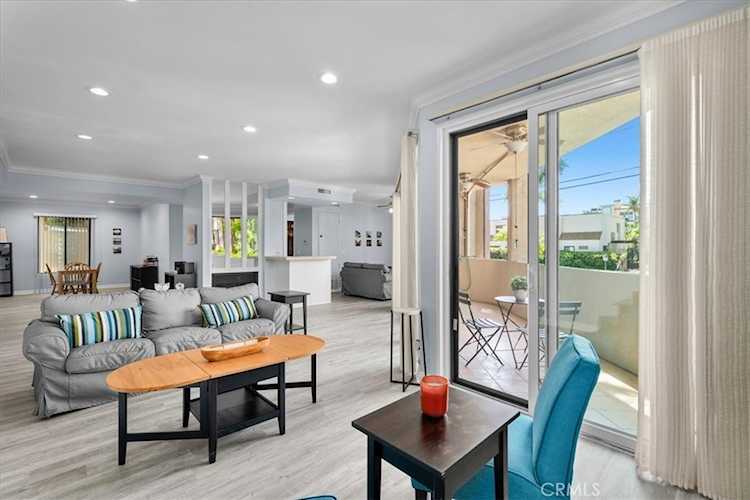 5216 Yarmouth Ave #106, Encino, CA 91316