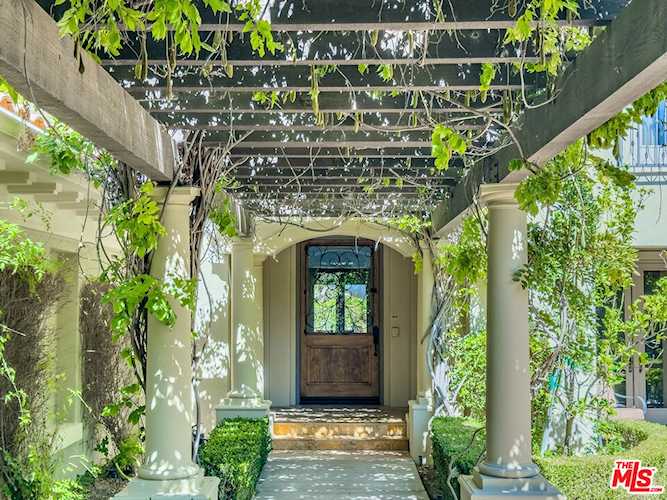 2882 Rainfield Ave, Westlake Village, CA 91362