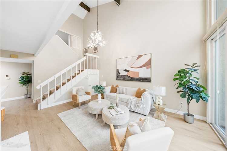 136 Pineview, Irvine, CA 92620