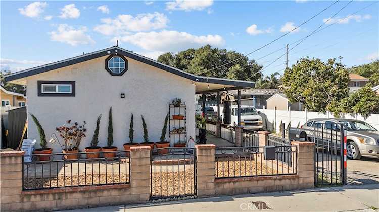 318 Sycamore Street, Santa Paula, CA 93060