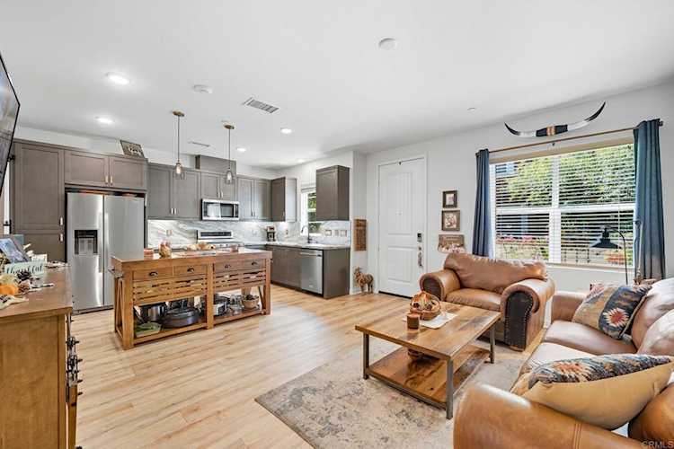 122 Diamante Rd, San Marcos, CA 92078