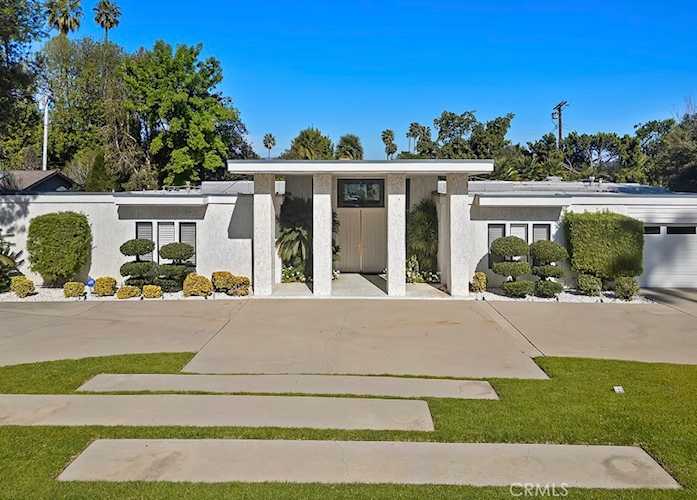 19825 Santa Rita St, Woodland Hills, CA 91364