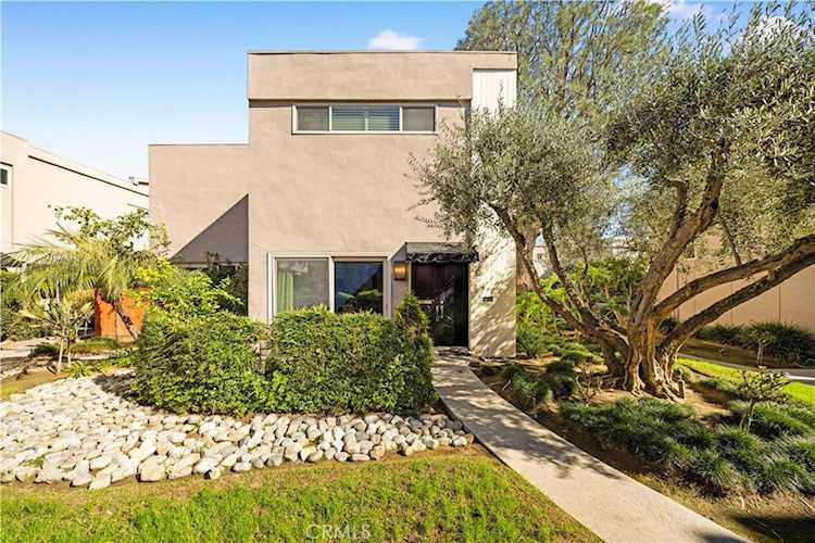 573 Fairview Ave, Arcadia, CA 91007