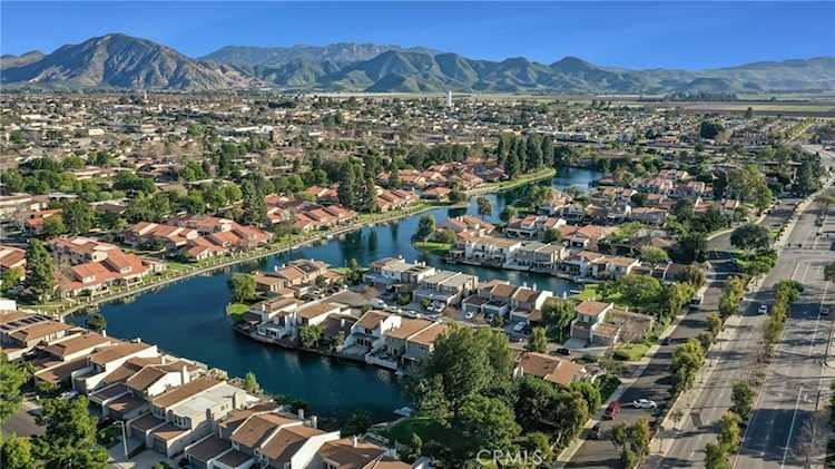 1654 Edgewater Ln, Camarillo, CA 93010