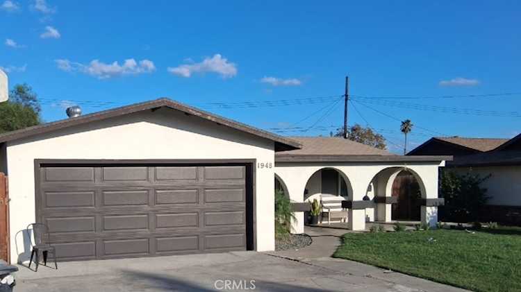 1948 Hunter Rd, Colton, CA 92324
