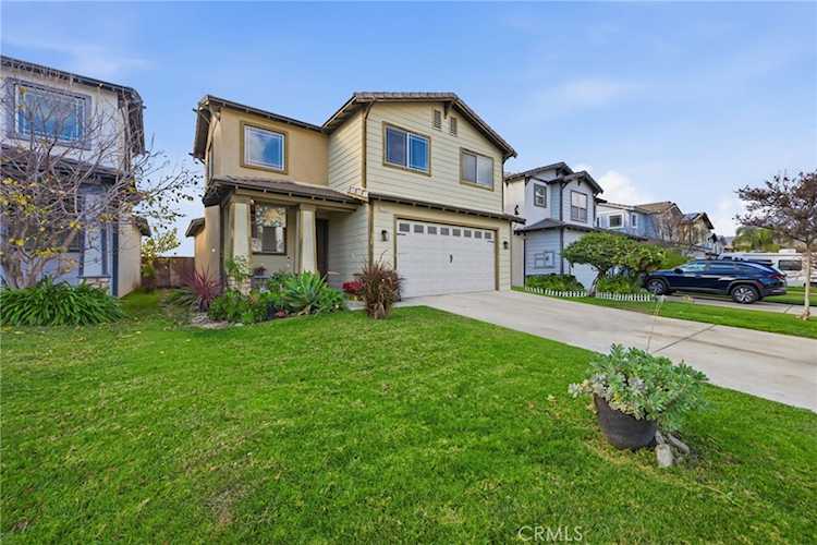 7274 Seeley Ct, Highland, CA 92346