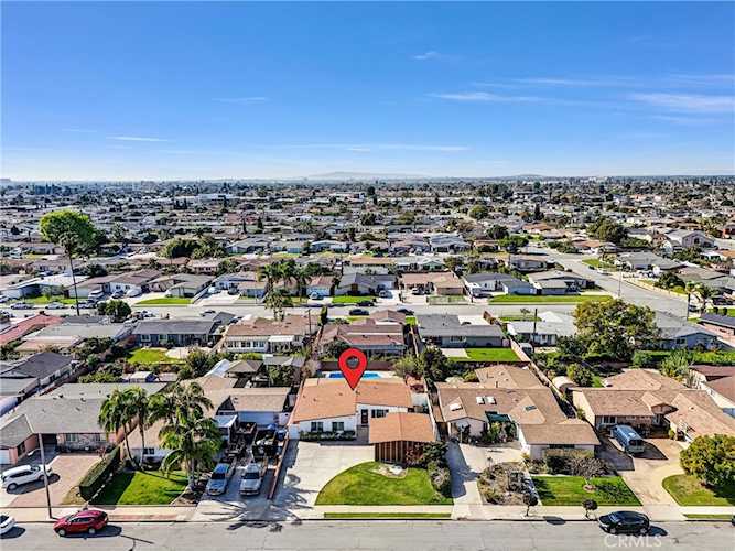 13581 Yosemite Dr, Westminster, CA 92683