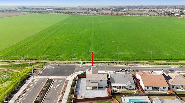 1725 Harry Lorenzo Avenue, Woodland, CA 95776