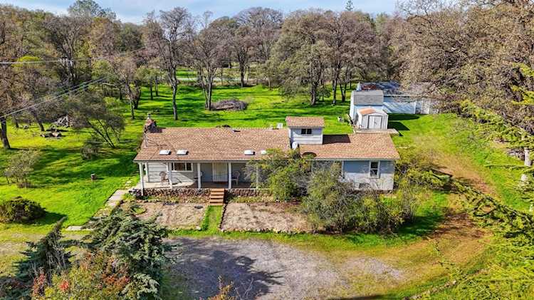 1811 Little Creek Road, Auburn, CA 95602