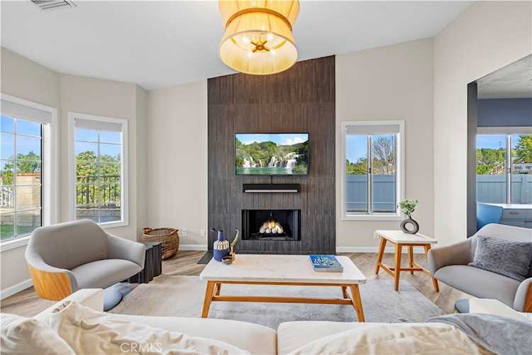 22553 Pearson Ct, Saugus, CA 91350