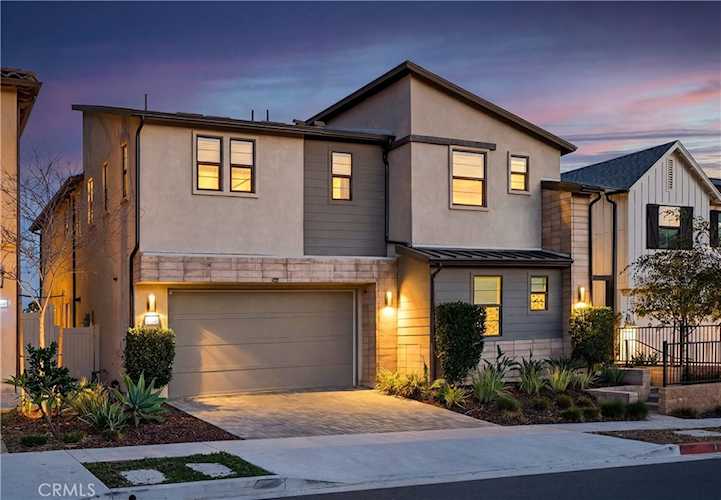 27616 Suncrest Rd, San Pedro, CA 90732