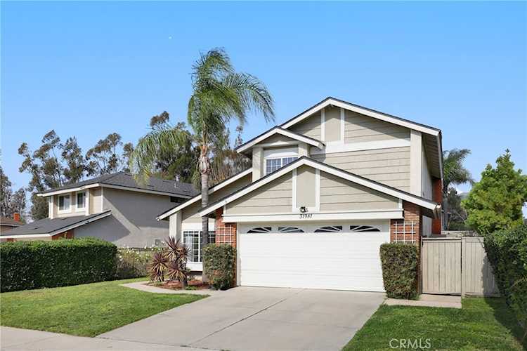 31981 Lazy Glen Ln, Trabuco Canyon, CA 92679