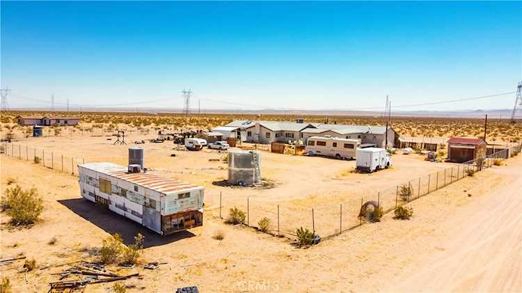 25330 Vancouver Ave, Adelanto, CA 92301