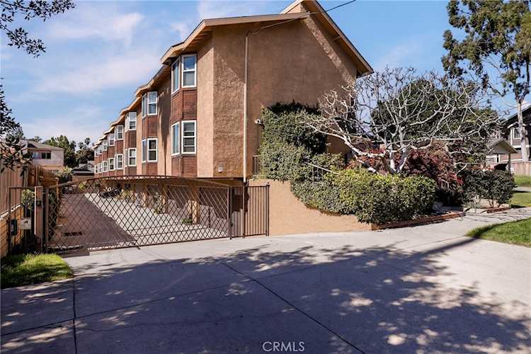 279 N Holliston Ave #4, Pasadena, CA 91106