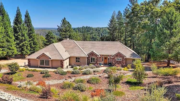 19676 Eagle Ridge Rd, Foresthill, CA 95631