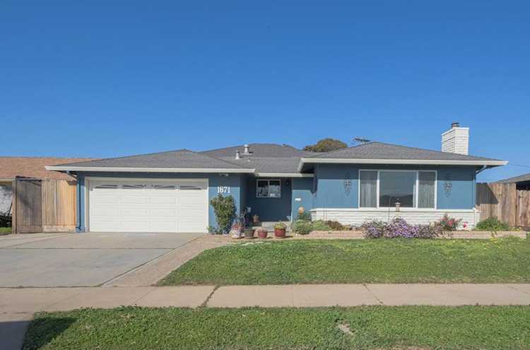 1671 Cambrian Dr, Salinas, CA 93906
