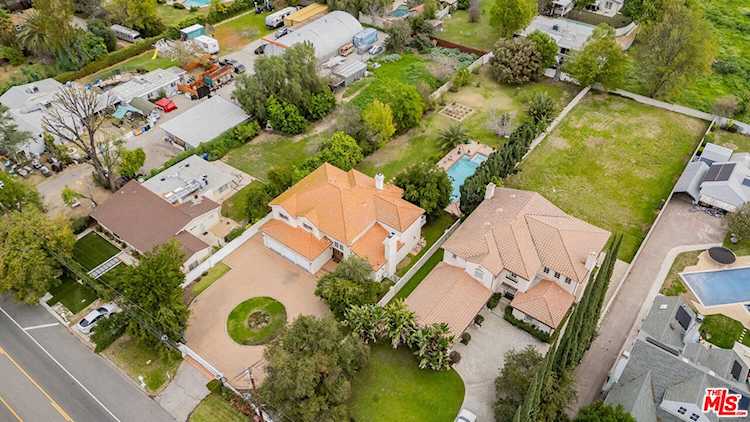 5706 Corbin Ave, Tarzana, CA 91356