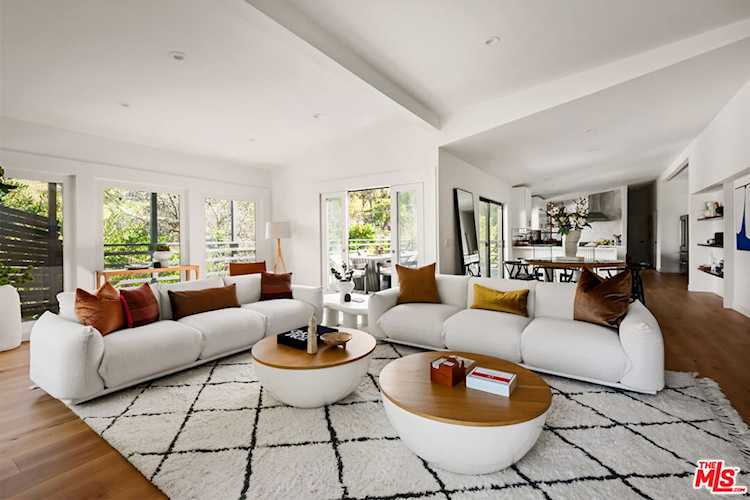 3375 Coldwater Canyon Ave, Studio City, CA 91604