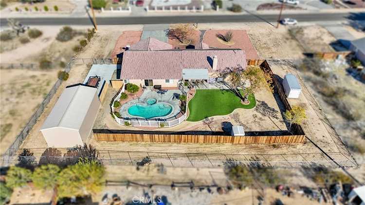 18311 Owatonna Rd, Apple Valley, CA 92307