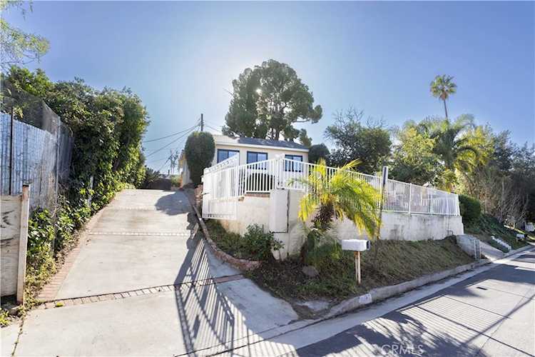 11478 Kamloops St, Sylmar, CA 91342