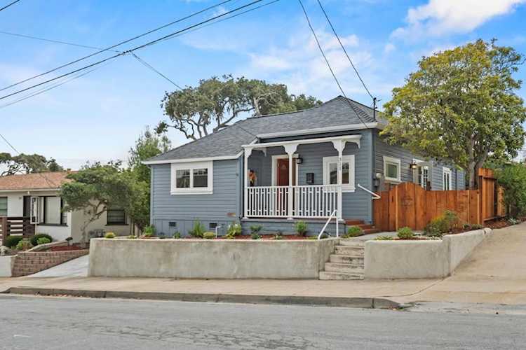 311 Lobos Ave, Pacific Grove, CA 93950