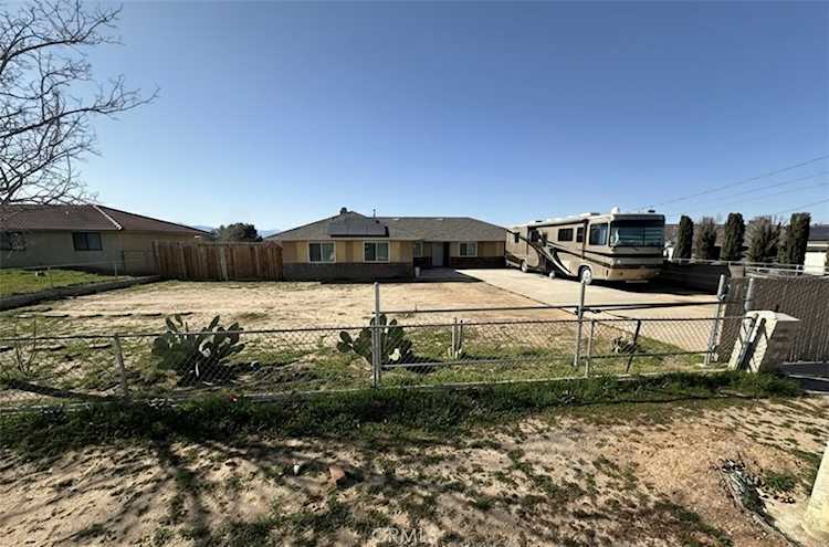 11922 Calcite Ave, Hesperia, CA 92345