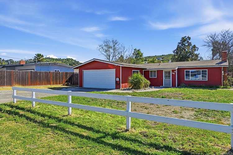 325 Aspero Ct, Escondido, CA 92026