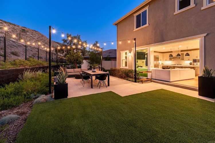 998 Woodhaven Rd, San Marcos, CA 92069