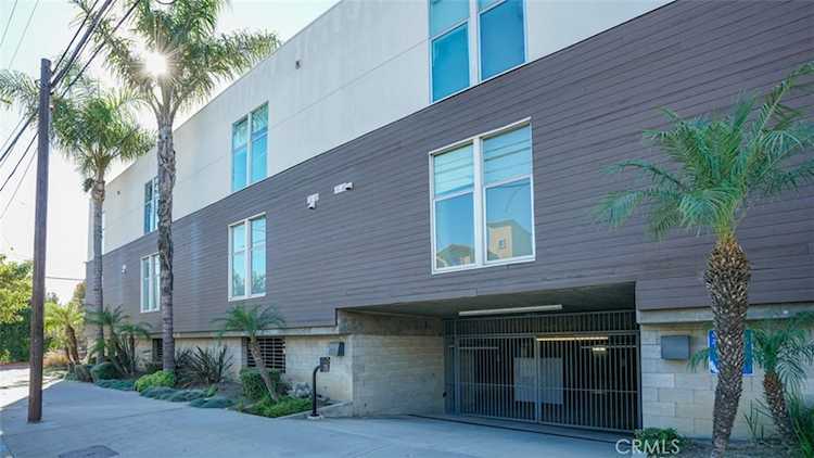 4705 Whitsett #106, Studio City, CA 91604