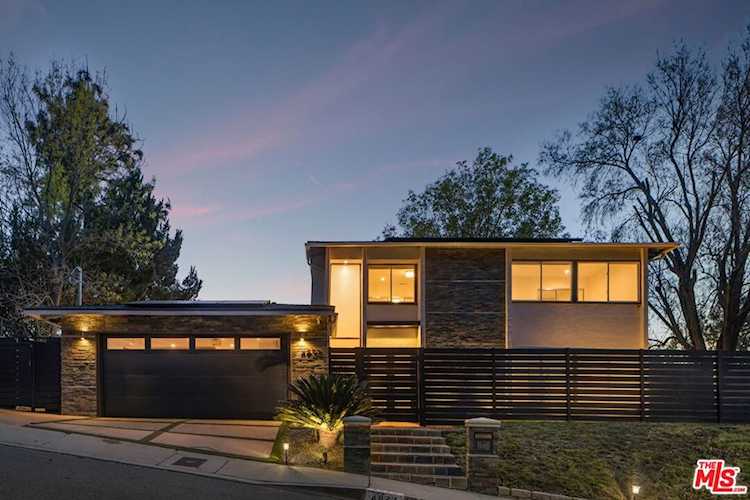 4833 Dunman Ave, Woodland Hills, CA 91364