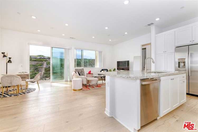 27405 Journey Place #305, Valencia, CA 91381