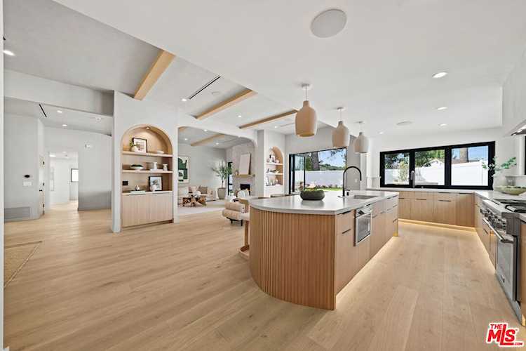 21626 Cezanne Place, Woodland Hills, CA 91364